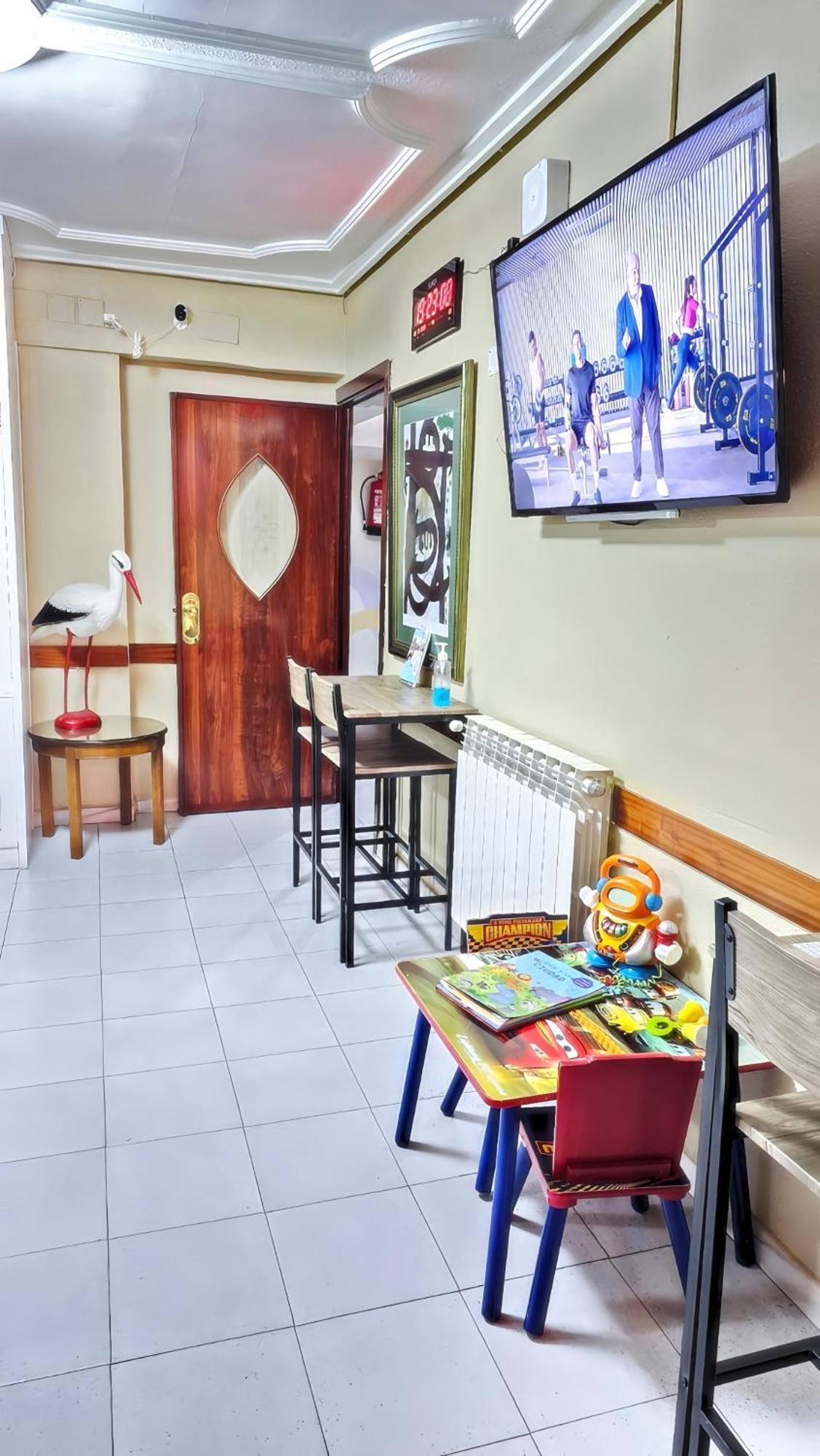 Hostal La Rosa Caceres Exterior photo