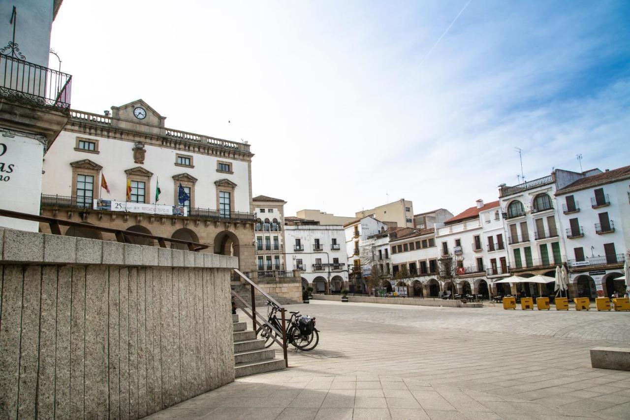 Hostal La Rosa Caceres Exterior photo