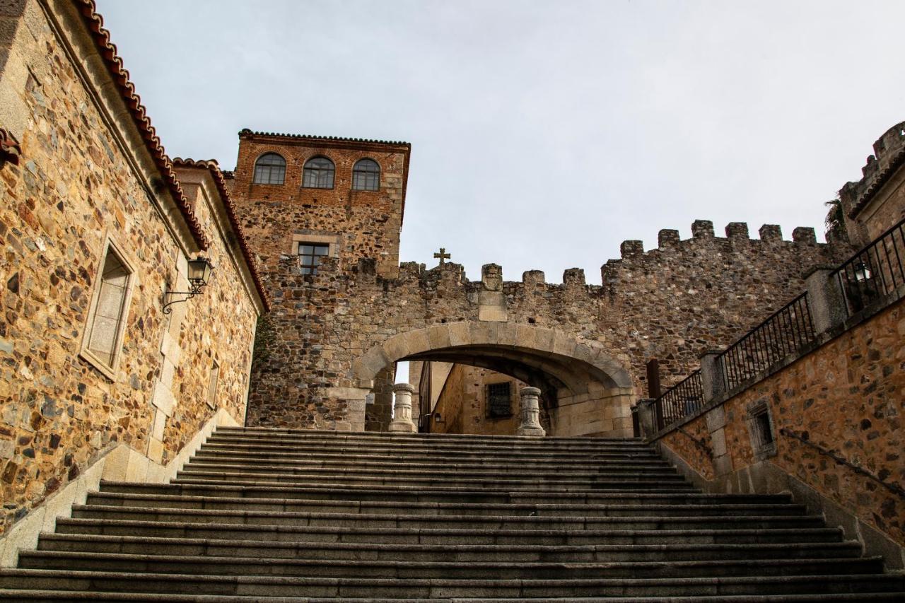 Hostal La Rosa Caceres Exterior photo